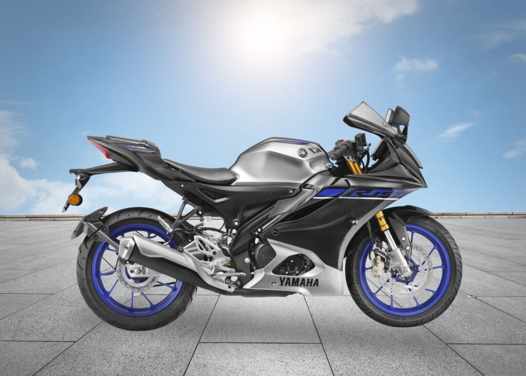 Yamaha R15M Carbon Fibre Edition